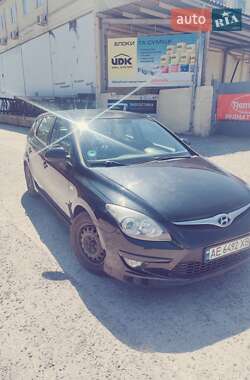 Хэтчбек Hyundai i30 2011 в 