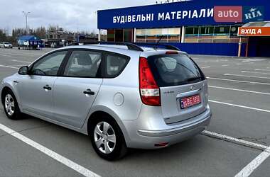 Универсал Hyundai i30 2010 в 