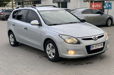 Универсал Hyundai i30 2009 в Звягеле
