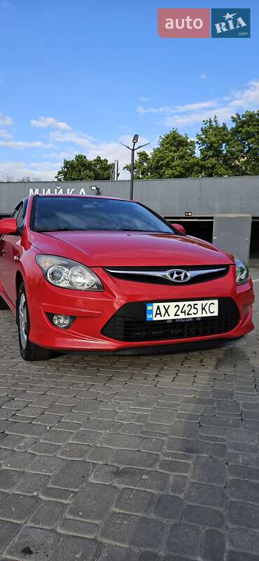 Хэтчбек Hyundai i30 2010 в Харькове