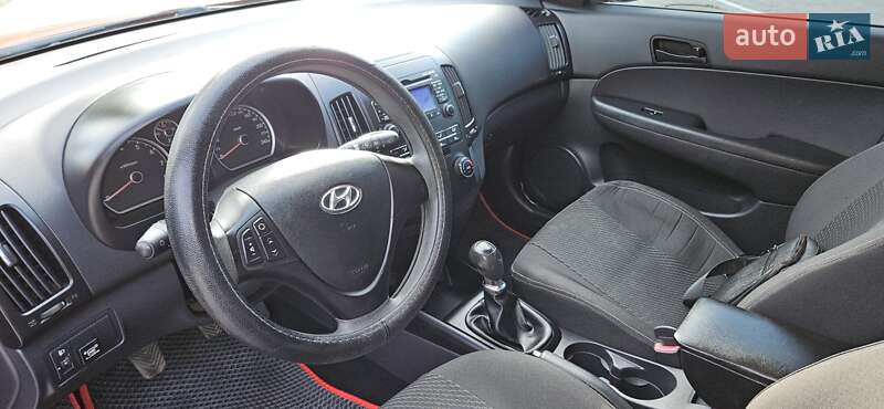 Хэтчбек Hyundai i30 2010 в Харькове