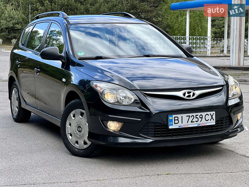 Универсал Hyundai i30 2010 в 
