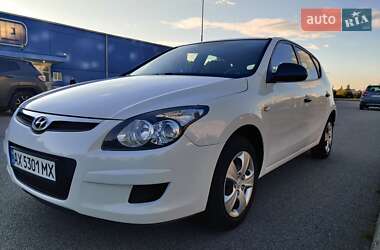 Хэтчбек Hyundai i30 2008 в 