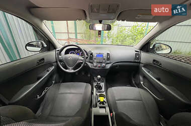 Хетчбек Hyundai i30 2011 в 