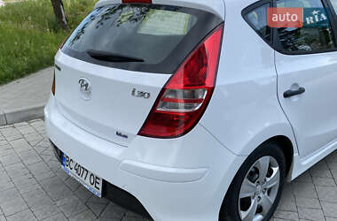 Хэтчбек Hyundai i30 2010 в 