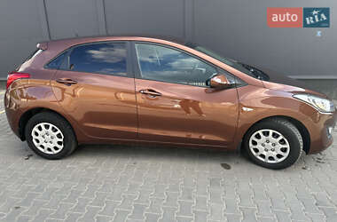 Хэтчбек Hyundai i30 2013 в 