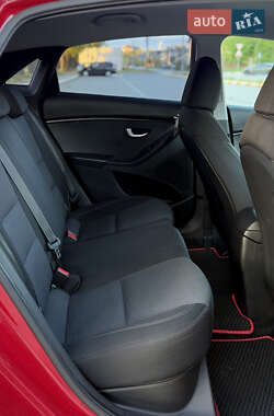 Хэтчбек Hyundai i30 2013 в 