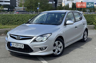 Хэтчбек Hyundai i30 2011 в Киеве