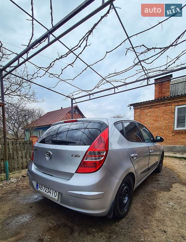Хэтчбек Hyundai i30 2007 в Вороновице