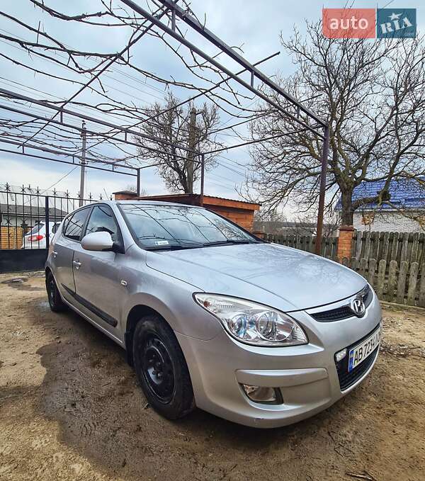 Хэтчбек Hyundai i30 2007 в Вороновице