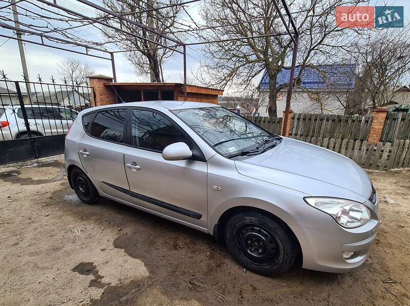 Хэтчбек Hyundai i30 2007 в Вороновице