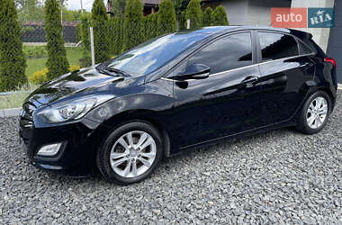 Хэтчбек Hyundai i30 2013 в Луцке