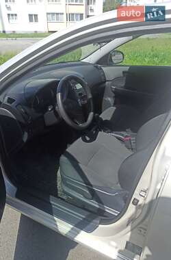 Хэтчбек Hyundai i30 2010 в 