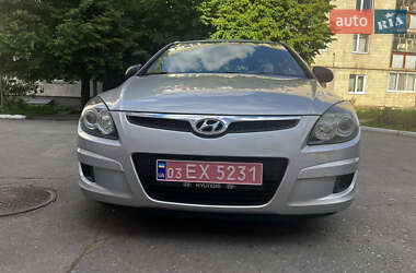 Хетчбек Hyundai i30 2010 в Хоролі