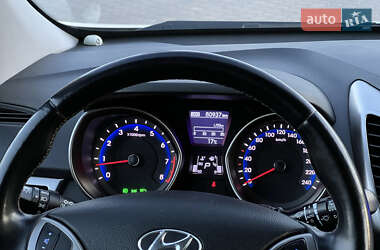 Хетчбек Hyundai i30 2013 в 