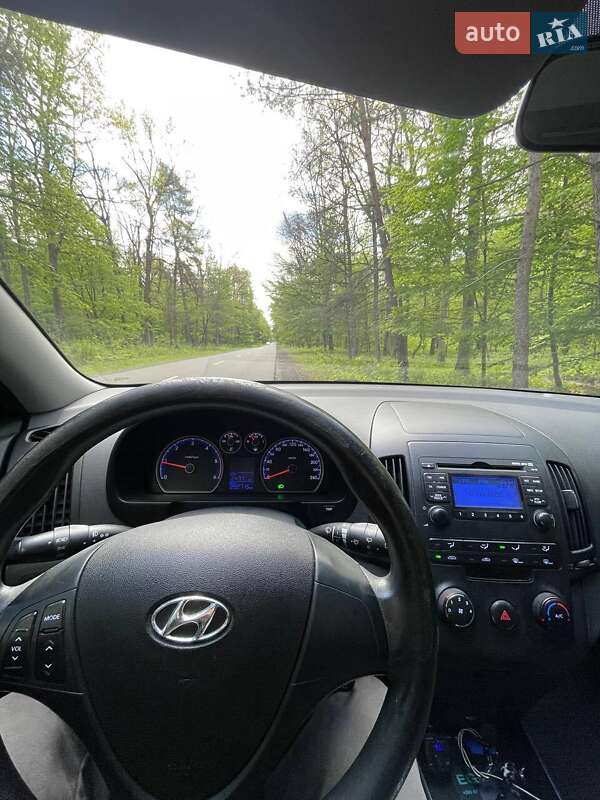 Хэтчбек Hyundai i30 2010 в Киверцах
