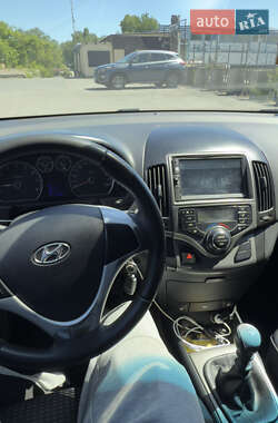Хэтчбек Hyundai i30 2008 в 