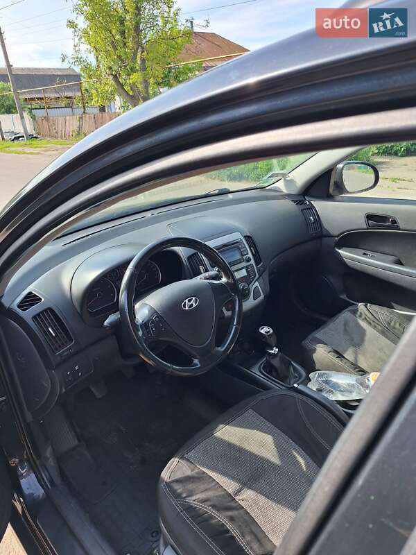 Универсал Hyundai i30 2010 в Глобине