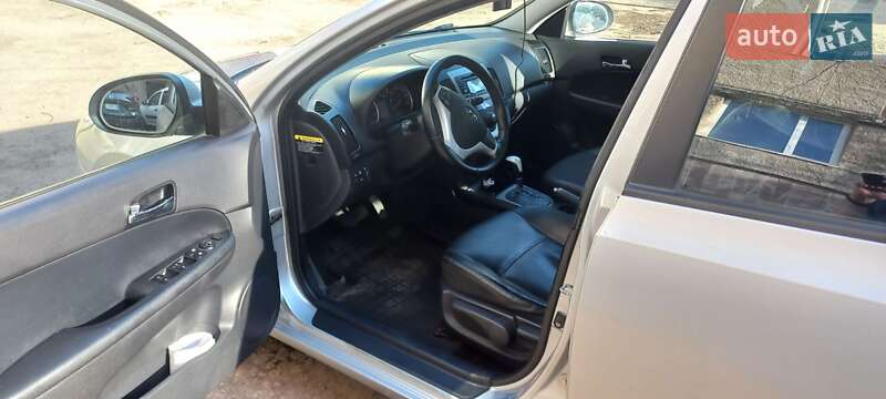 Универсал Hyundai i30 2008 в Тернополе