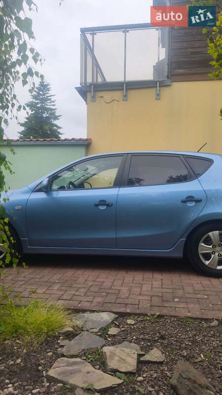 Хетчбек Hyundai i30 2011 в Іршаві