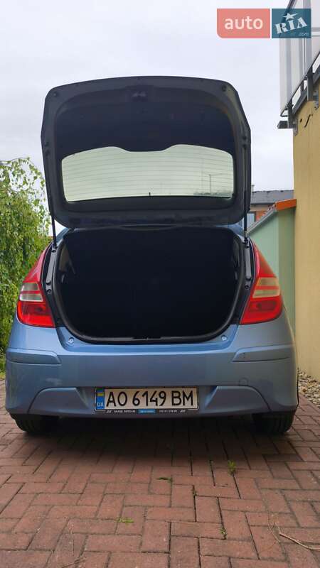 Хетчбек Hyundai i30 2011 в Іршаві