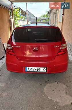 Хэтчбек Hyundai i30 2009 в 