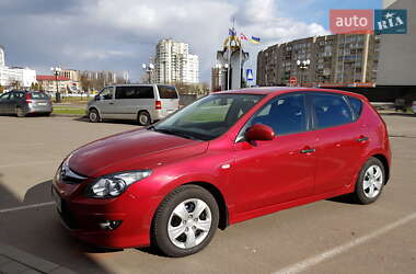 Хэтчбек Hyundai i30 2011 в Луцке