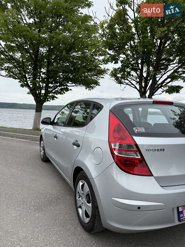 Хэтчбек Hyundai i30 2009 в Бурштыне