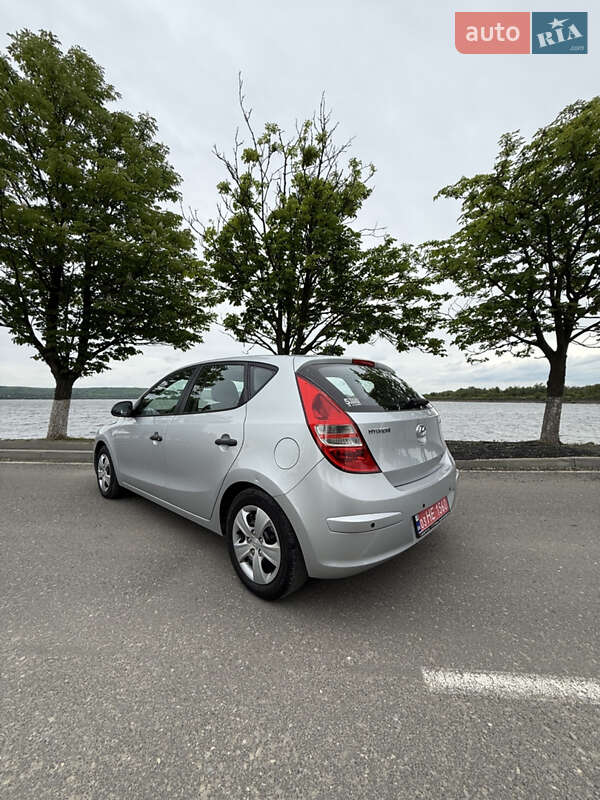 Хэтчбек Hyundai i30 2009 в Бурштыне