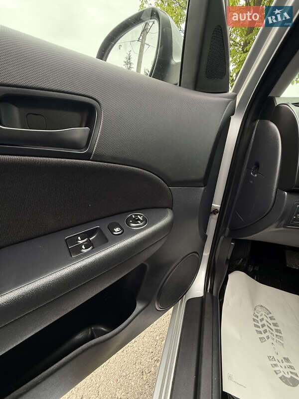 Хэтчбек Hyundai i30 2009 в Бурштыне