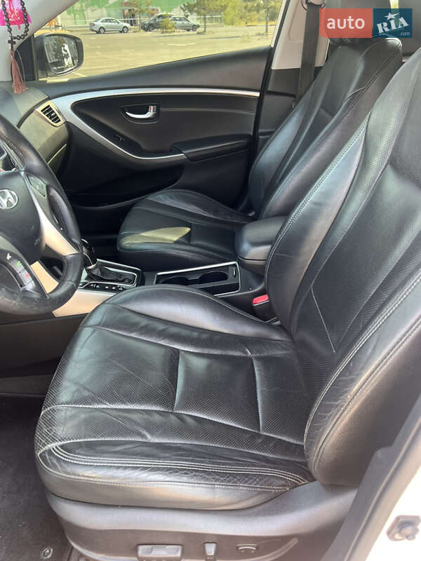 Хэтчбек Hyundai i30 2012 в Николаеве