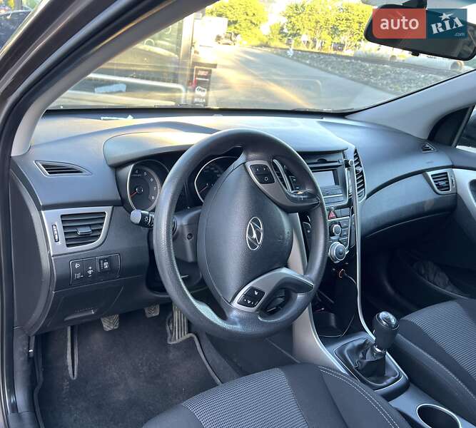 Хэтчбек Hyundai i30 2013 в Ивано-Франковске