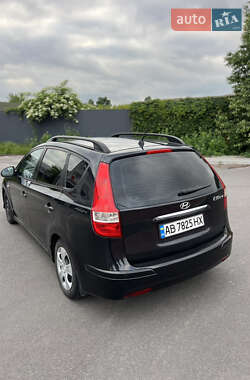 Хетчбек Hyundai i30 2010 в 