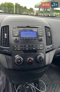 Хетчбек Hyundai i30 2010 в 