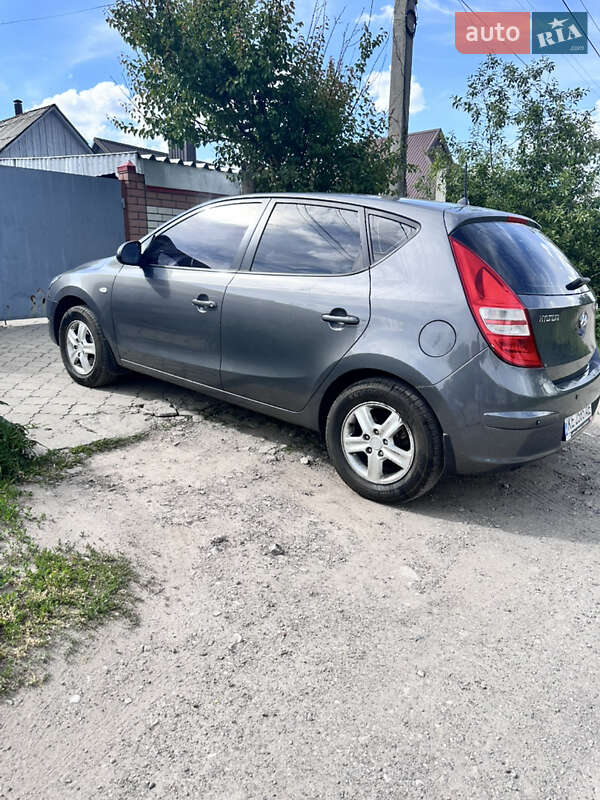 Хетчбек Hyundai i30 2008 в Дніпрі
