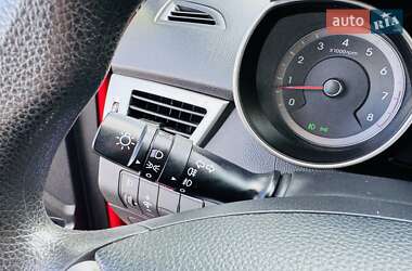 Хетчбек Hyundai i30 2013 в 