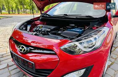 Хетчбек Hyundai i30 2013 в 