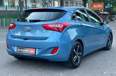 Хетчбек Hyundai i30 2013 в 