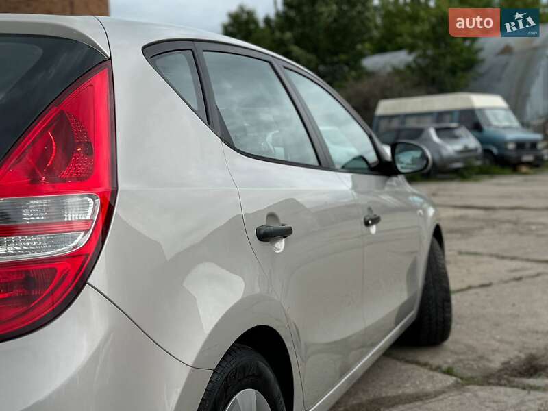 Хэтчбек Hyundai i30 2009 в Хмельницком