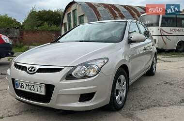 Хэтчбек Hyundai i30 2009 в 