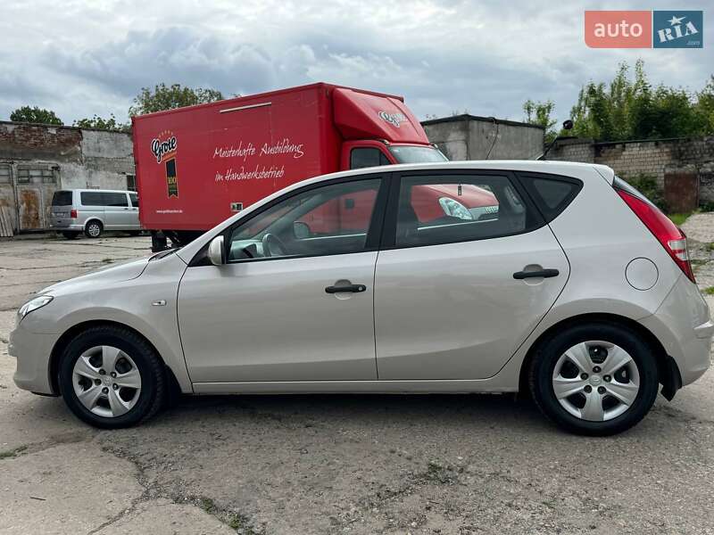 Хэтчбек Hyundai i30 2009 в Хмельницком