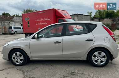 Хэтчбек Hyundai i30 2009 в 
