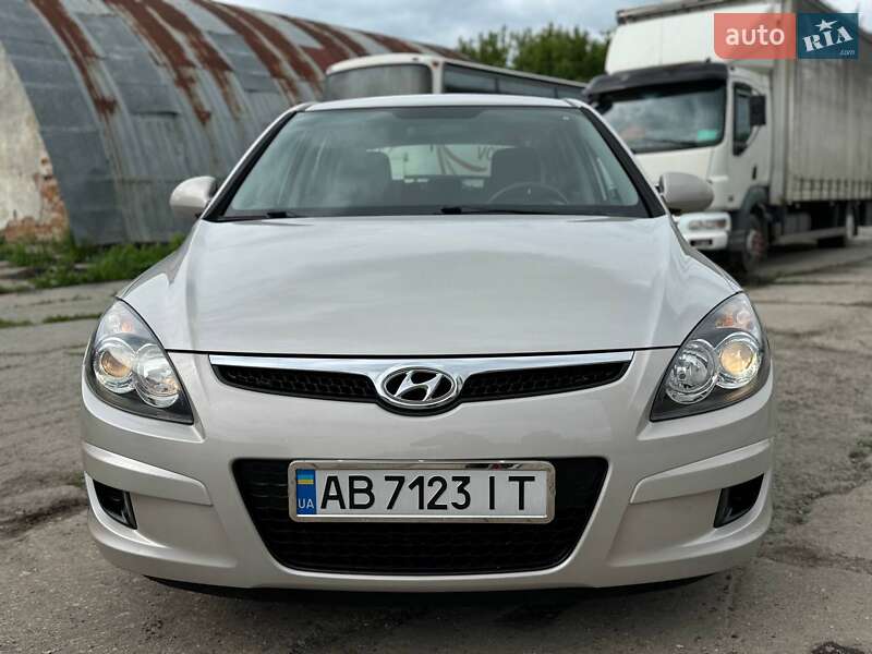 Хэтчбек Hyundai i30 2009 в Хмельницком
