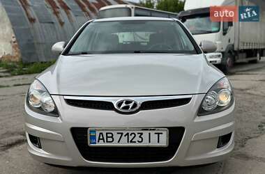 Хэтчбек Hyundai i30 2009 в 