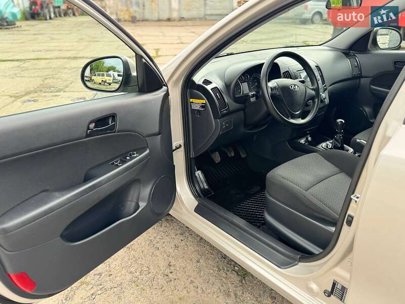 Хэтчбек Hyundai i30 2009 в Хмельницком