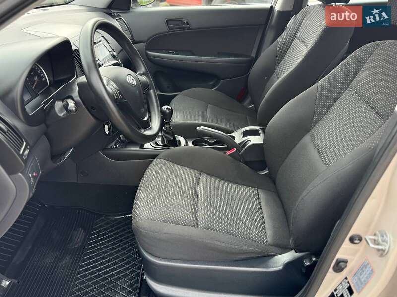 Хэтчбек Hyundai i30 2009 в Хмельницком