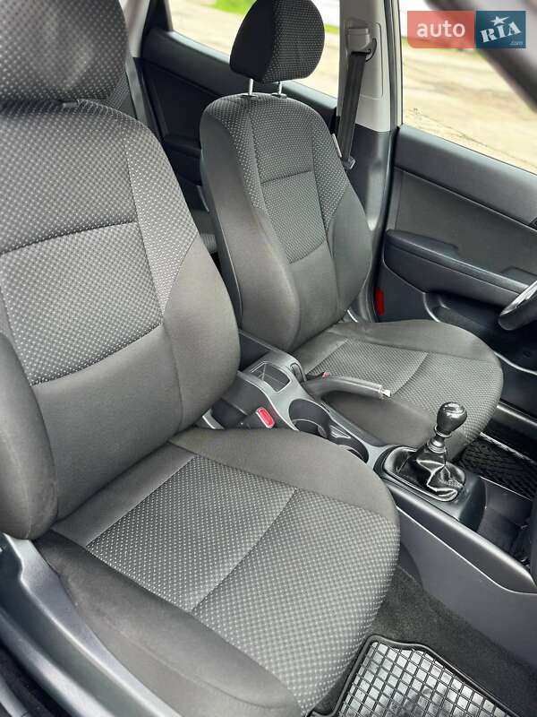 Хэтчбек Hyundai i30 2009 в Хмельницком