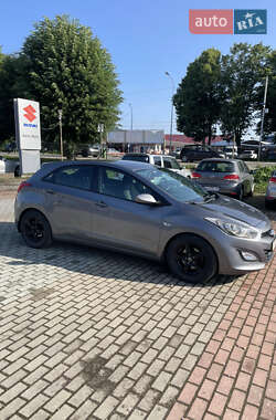 Хэтчбек Hyundai i30 2013 в 