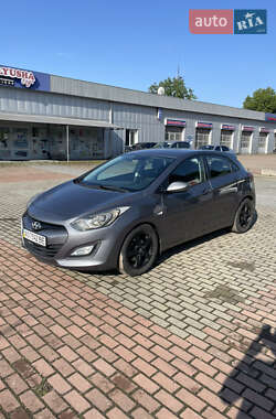 Хэтчбек Hyundai i30 2013 в 