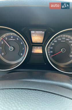 Хэтчбек Hyundai i30 2013 в 